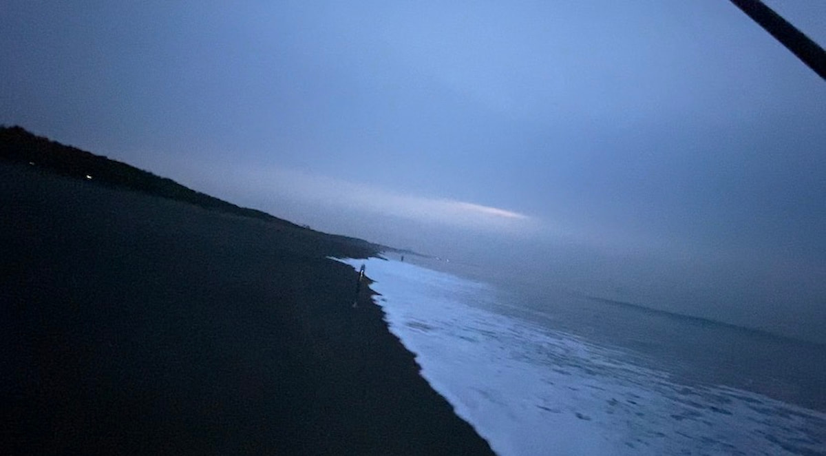 私がサーフフィッシングに出かけた日の海の写真